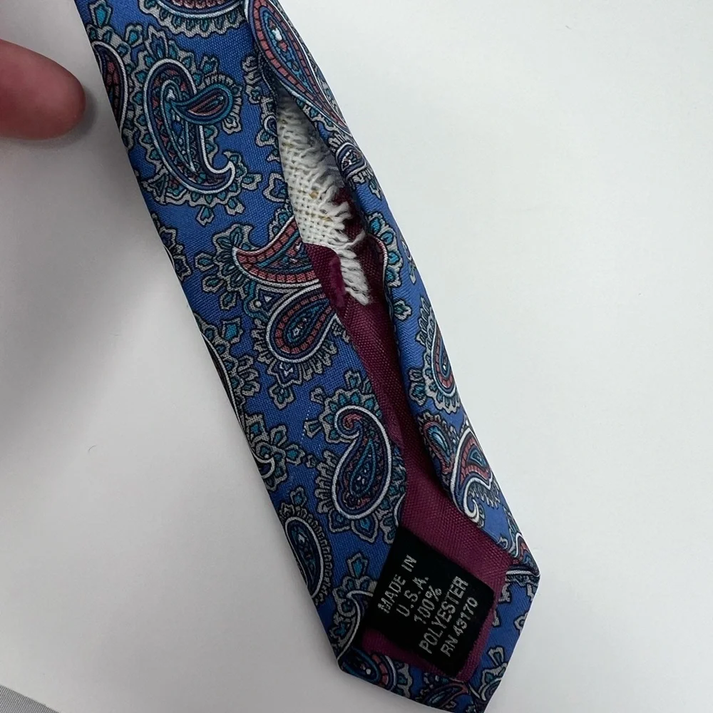 Vintage Classic Collection neck tie, blue paisley,‎ polyester, retro, preppy
